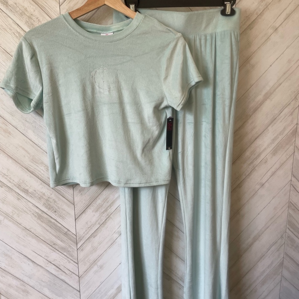 Women's Light Green Sleepwear Set